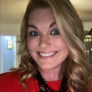 Meet your Posher, Loree